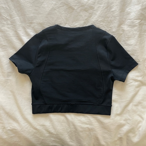 Nike Pro AeroAdapt Women’s Crop Top NWOT - Picture 5 of 5